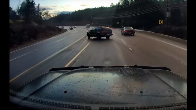 Lucky driver barely misses multiple incidents