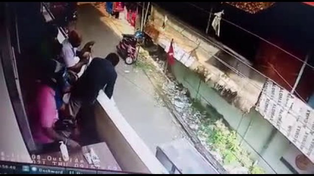 The man fainted on the balcony. He was saved by a friend
