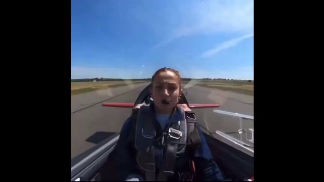 Canopy comes off airplane right after takeoff [VIDEO]
