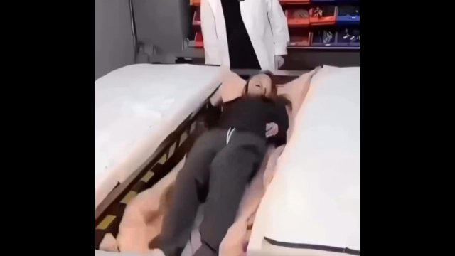 Bed designed to protect you in extreme cases during earthquakes [VIDEO]