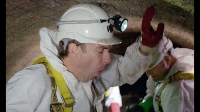 Disgusting 'Fatberg' found in London sewer
