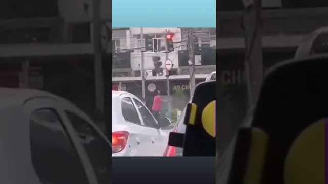 Shaking the traffic light