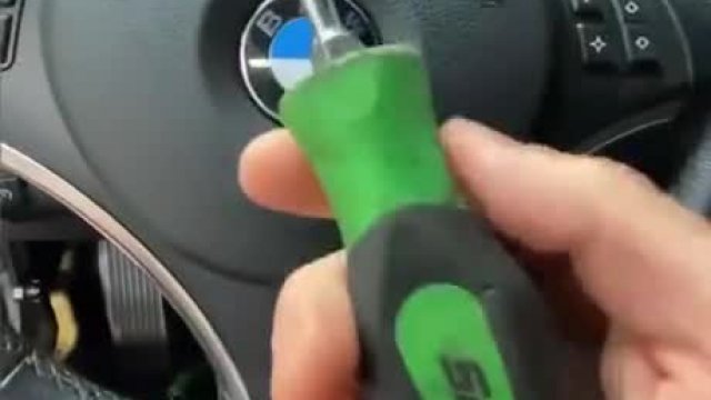 How to remove your BMW logo in 3 seconds... (don't try this at home)