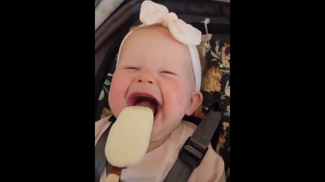 Baby eating ice cream for the first time [VIDEO]