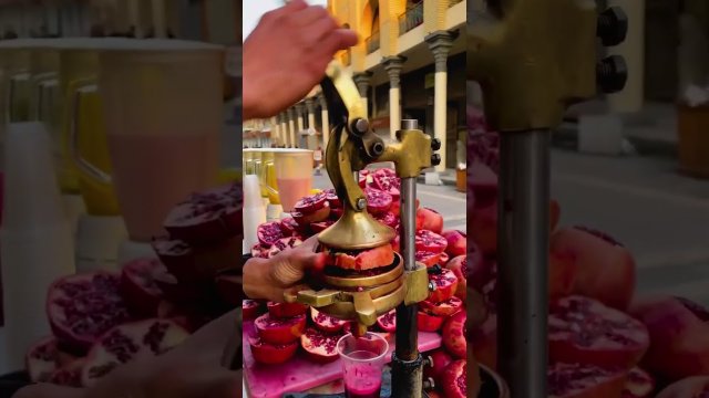 Pomegranate juice in the streets of Baghdad, Iraq [VIDEO]