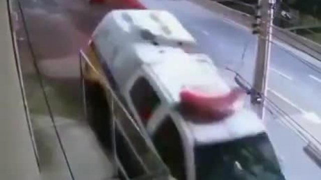 A police car got stuck on the stairs during the chase