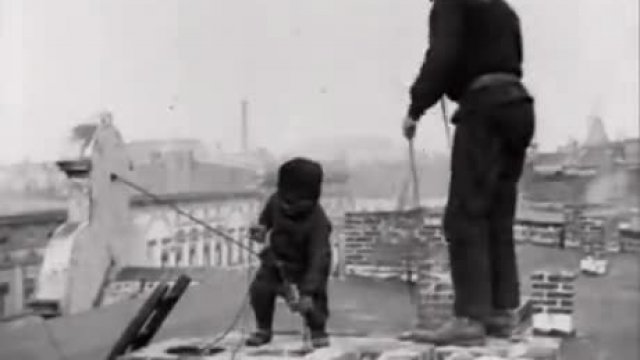 "The life of our grandparents was much easier" - a 3-year-old child helps a chimney sweep 1933