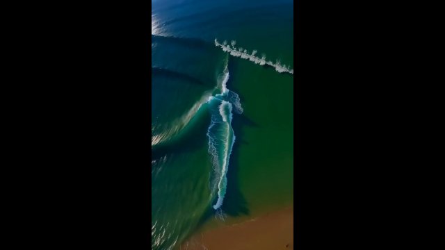 Dance of the ocean waves [VIDEO]