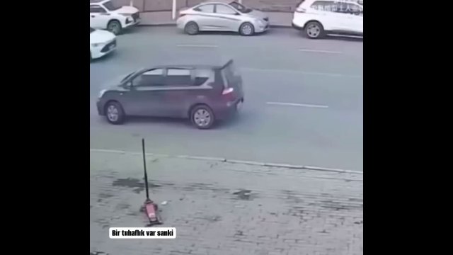 Unbelievable parking! [VIDEO]