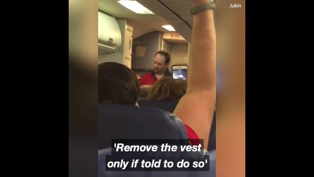 'Sexy' airline steward's HILARIOUS safety briefing goes viral [VIDEO]