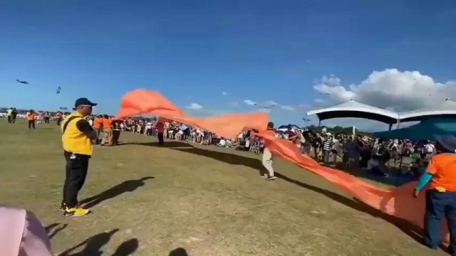 3-year-old girl being flown into sky after getting caught in kite [VIDEO]