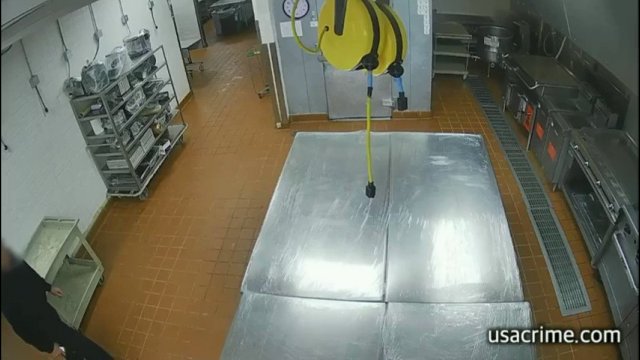 Security guard goes to investigate scary sounds in the kitchen at night [VIDEO]