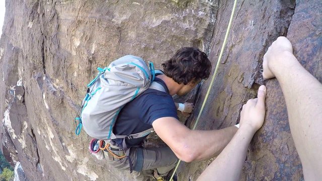 Passed by Free Solo Climber - Dark Shadows, Red Rocks, Neveda [VIDEO]