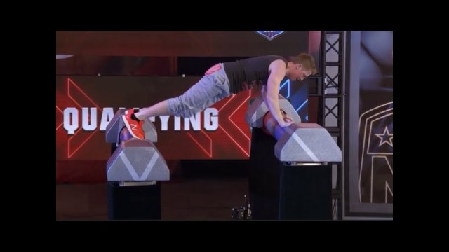Competitor in Ninja Warrior saves himself in an amazing way from dropping out of the competition