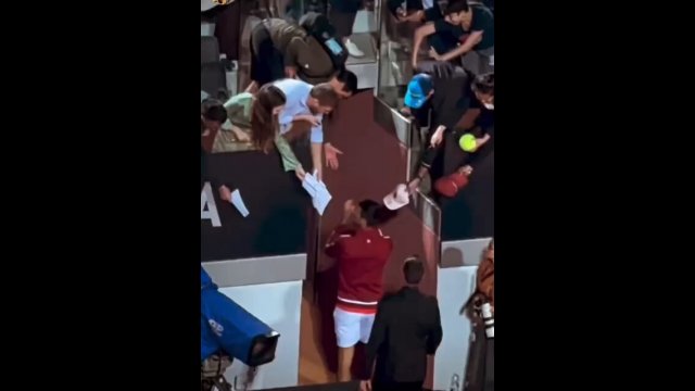 The tournament released a video showing that Novak Djokovic was hit on the head by accident [VIDEO]