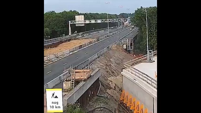 How the Dutch build a tunnel under a highway in one weekend [VIDEO]