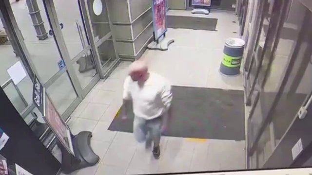 Robber With a Knife Gets Spartan Kicked by Security Guard [VIDEO]