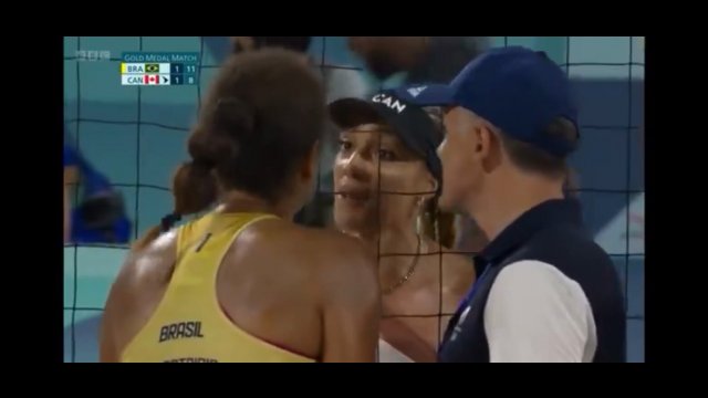 Canadian and Brazilian beach volleyball teams get into a fight [VIDEO]