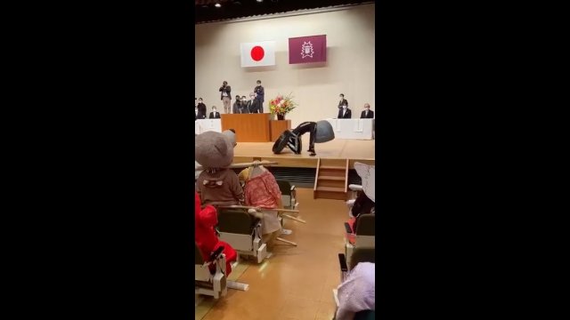 Kyoto University in Japan, allows students to put on anything they want for graduation [VIDEO]