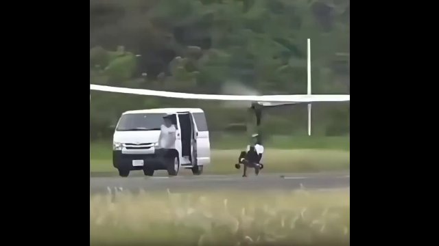 Students from a university in Japan created a unique aircraft bicycle named Tsurugi [VIDEO]