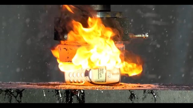 Crushing Nokia 3310 with RED HOT HYDRAULIC PRESS [VIDEO]
