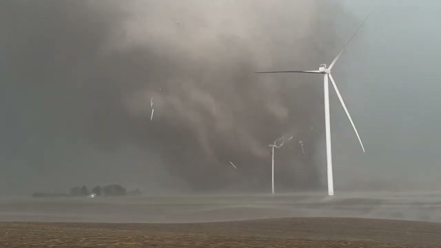 INSANE TORNADO PIPE intercept with windmills toppled near Greenfield, Iowa! [VIDEO]
