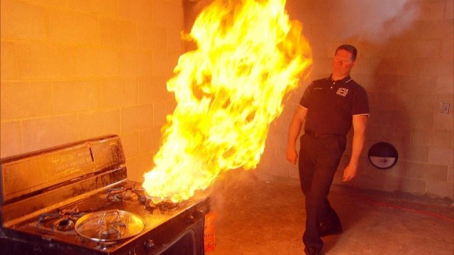 How to Safely Put Out a Kitchen Fire [VIDEO]