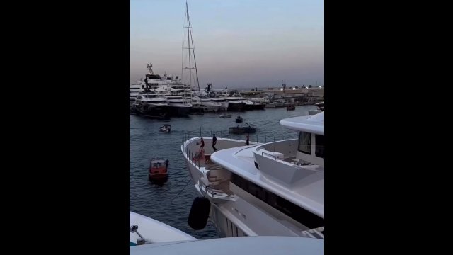 Shooting hoops on a $250,000,000 super yacht with kids [VIDEO]