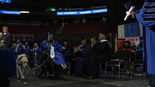 A service dog receives a diploma after attending all classes with the owner [VIDEO]
