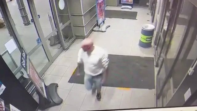 Man tries to stab trained security guard with a pocket knife... [VIDEO]