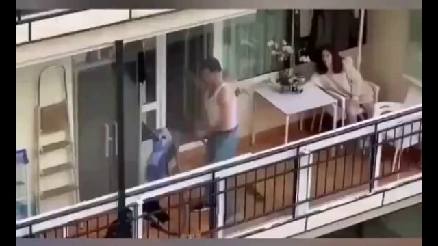 This guy doing his best Freddie Mercury on the balcony [VIDEO]
