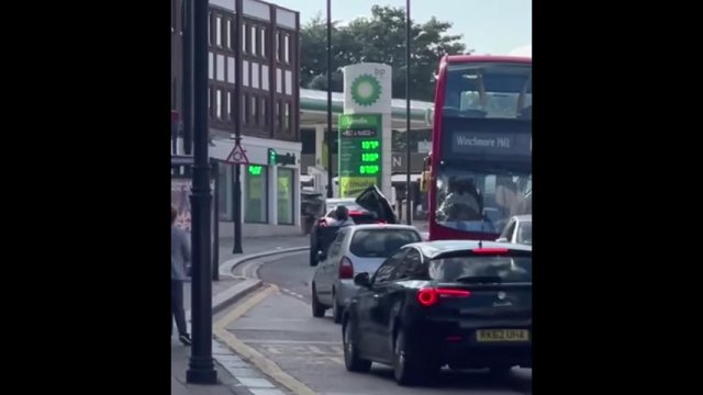 Tesla Model X drive with its 'falcon-wing' door open and smash into a London bus