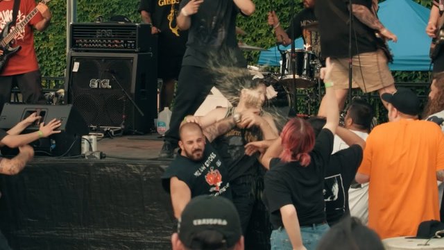 When drinking in the pit goes wrong [VIDEO]