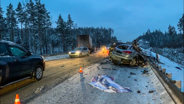 Fatal head-on collision with a truck - Russia