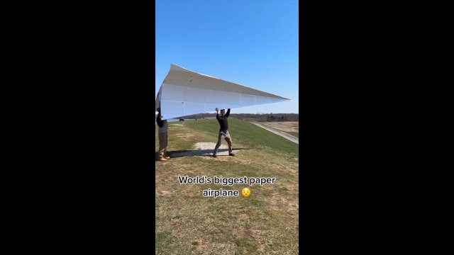 Enormous paper plane taking flight [VIDEO]