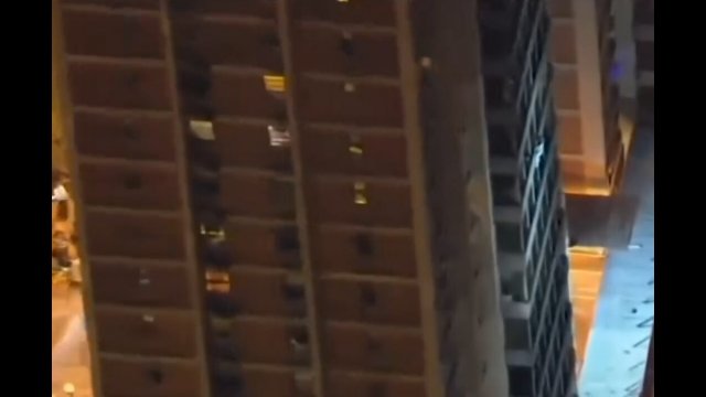Man Scaled 19-Story Building to Rescue Mom From Fire [VIDEO]