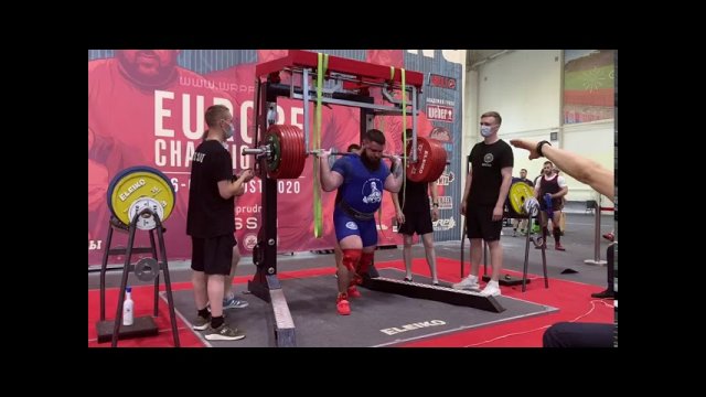 400 kg raw with wraps squat failed with serious injury [VIDEO]