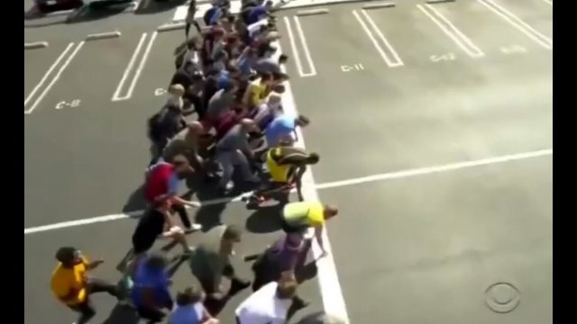 Usain Bolt vs regular people [VIDEO]