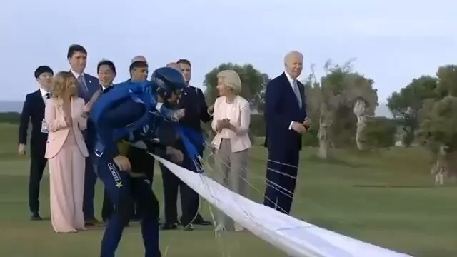 Biden missed the show at the G7 and is still waiting for the jumper [VIDEO]