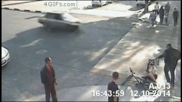 A pedestrian saved a cyclist