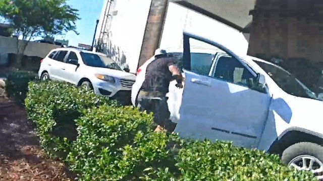 Good Samaritan stopping suspected carjacker at Starbucks in Florida [VIDEO]