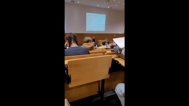 His professor banned laptops [VIDEO]
