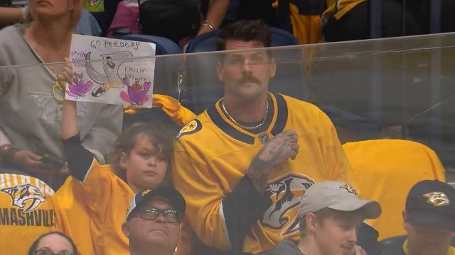 Wholesome dad and daughter moment [VIDEO]