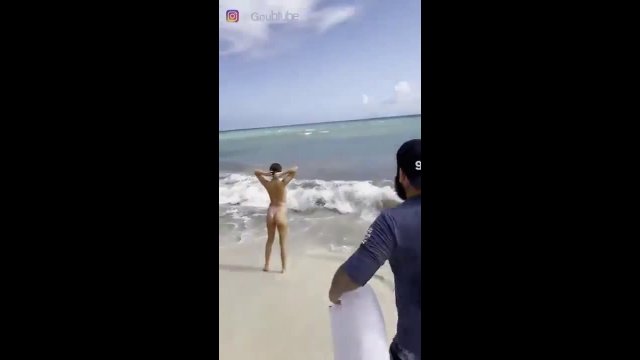 Pillow Fighting Strangers At The Beach!