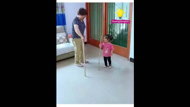 A working mother left her child to her grandmother to take care of her [VIDEO]