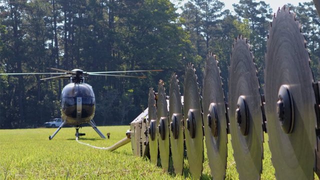 Unbelievable Aerial Helicopter Tree Sawing [VIDEO]