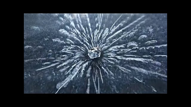 Put some Uranium 238 in a cloud chamber to see the radioactive particles [VIDEO]