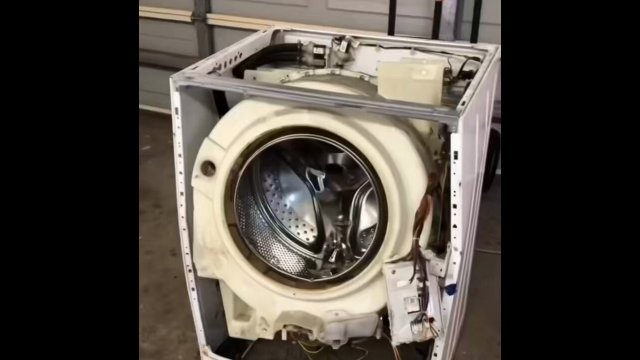 What happens when you throw a brick in washing machine [VIDEO]