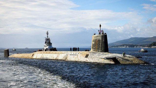 Bomber comes home. Vanguard class submarine returns to Faslane after long patrol [VIDEO]
