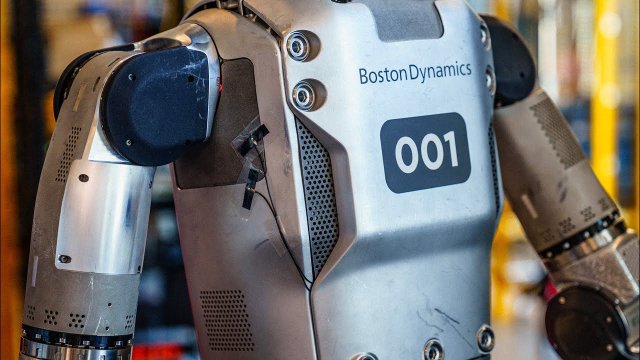 Boston Dynamics' Atlas humanoid robot goes electric [VIDEO]